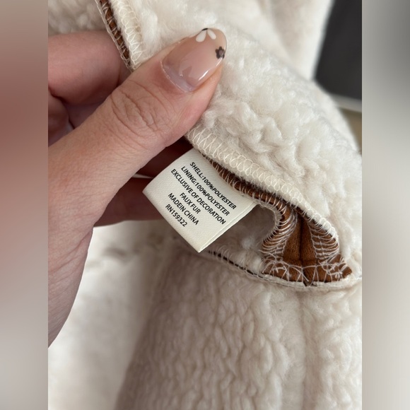 Central Park West Alwyn Vest in Cognac size Large NWT - Picture 13 of 15